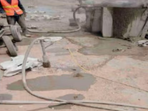 开鲁水泥混凝土路面板底注浆技术 路面脱空注浆整治方案